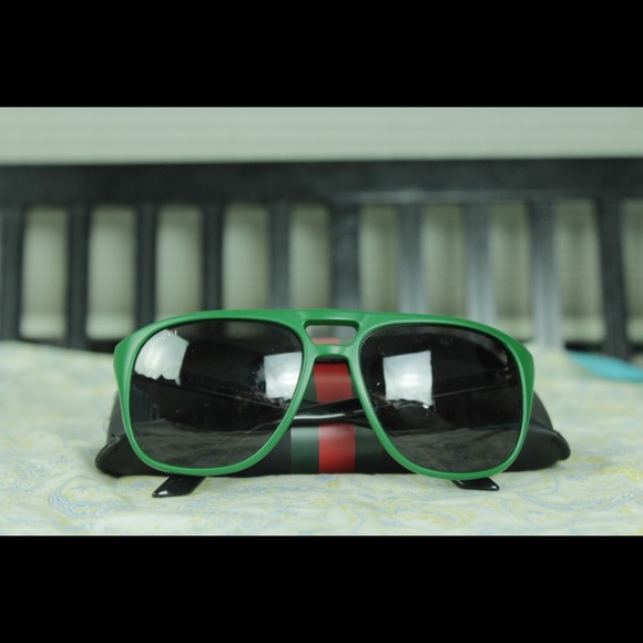 Gucci Sunglasses - Picture 3 of 4